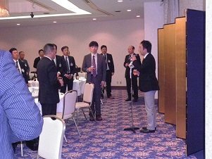 懇親会 秦委員長による乾杯