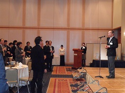 長谷川副理事長より乾杯の挨拶