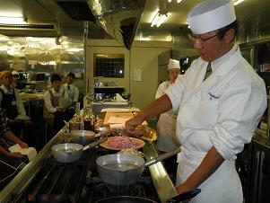 鍵富先生より料理のポイントを指導頂きました