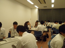 まずは自己紹介